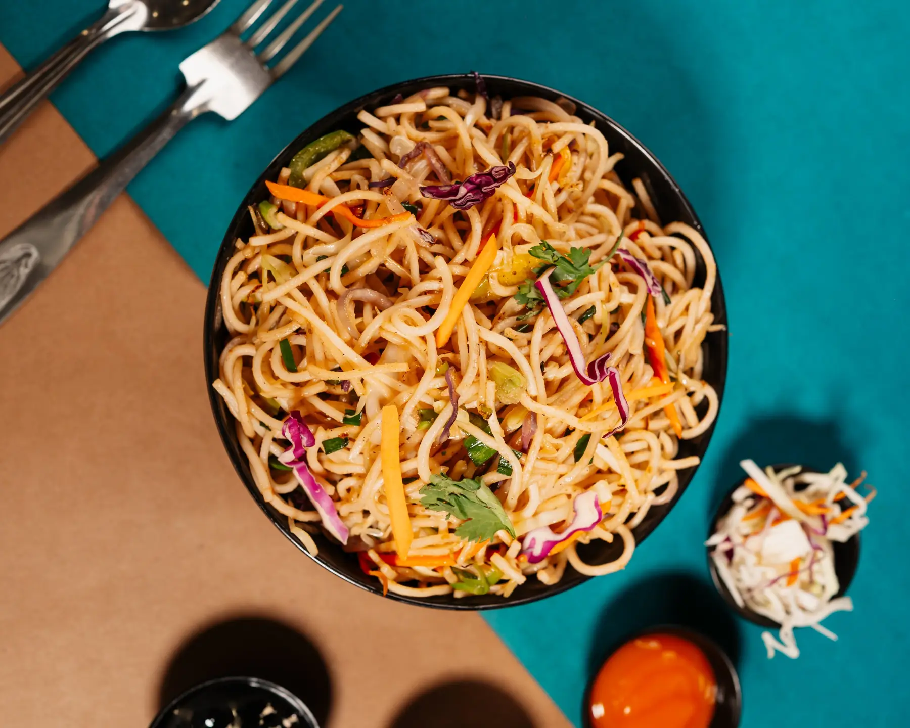 Hakka noodles with vegetables